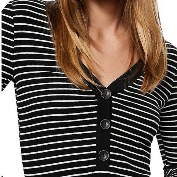 NWOT Buttoned Ribbed Shirt - Picture 3 of 5